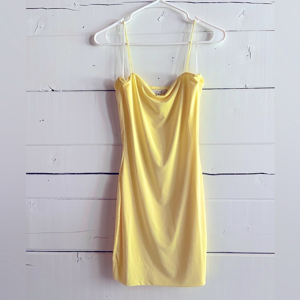 NWOT IMPRESSIONS body con mini dress, Size M
